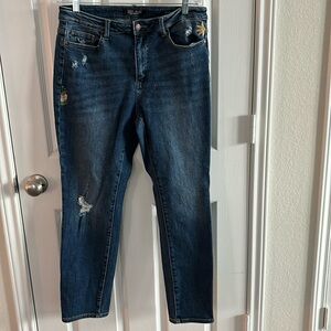 Judy Blue Floral Embroidered Jeans